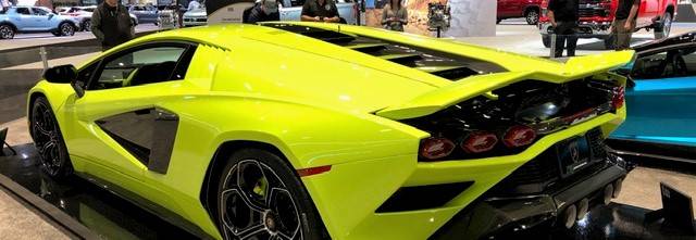 2023 Chicago Auto Show - BYellow Lambo Cropped
